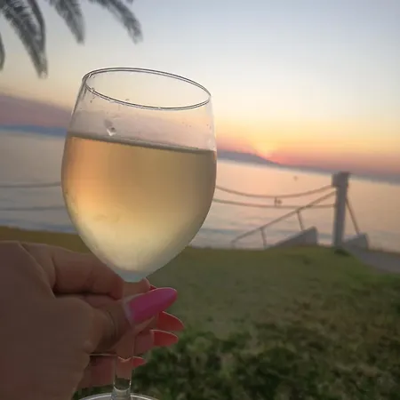 Vista De La Luna Beachfront *