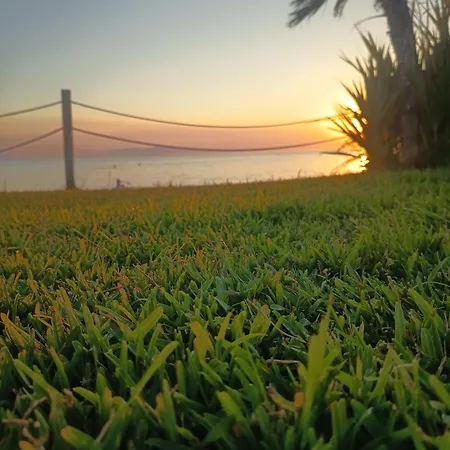 Vista De La Luna Beachfront Holiday home *