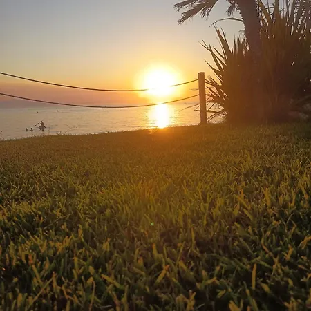 Vista De La Luna Beachfront Skala Fourkas