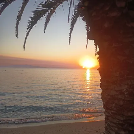 Vista De La Luna Beachfront * Skala Fourkas