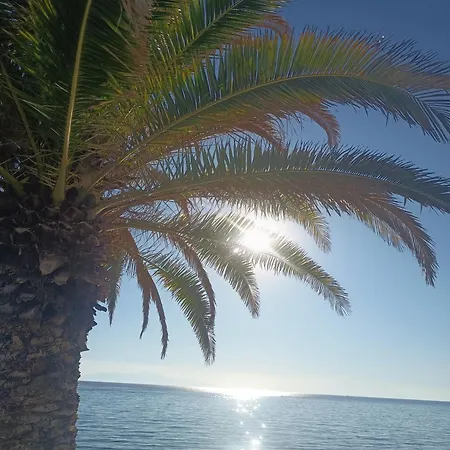 Vista De La Luna Beachfront *